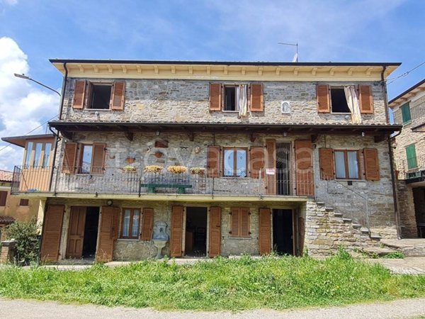 casa indipendente in vendita a Romagnese in zona Casa