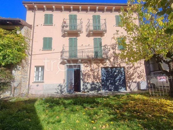 casa indipendente in vendita a Romagnese in zona Casa