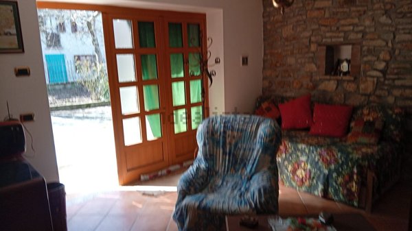 casa indipendente in vendita a Romagnese in zona Casa