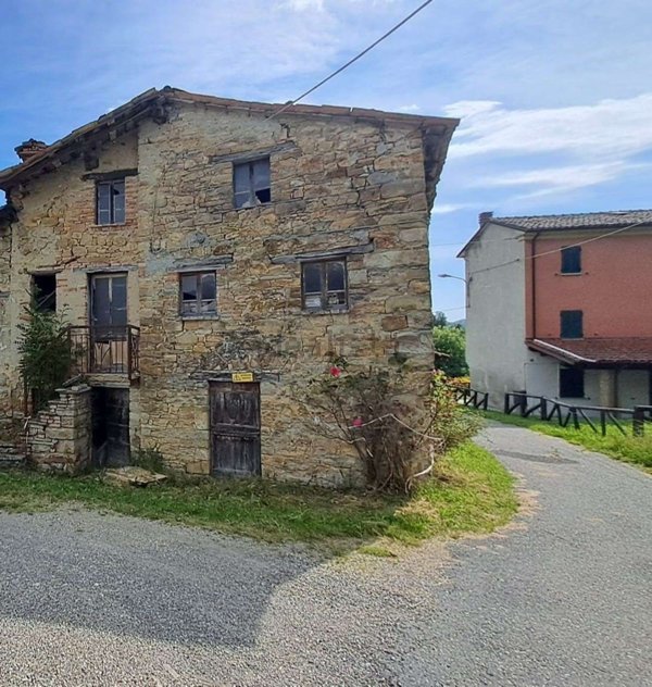 casa indipendente in vendita a Romagnese in zona Casa