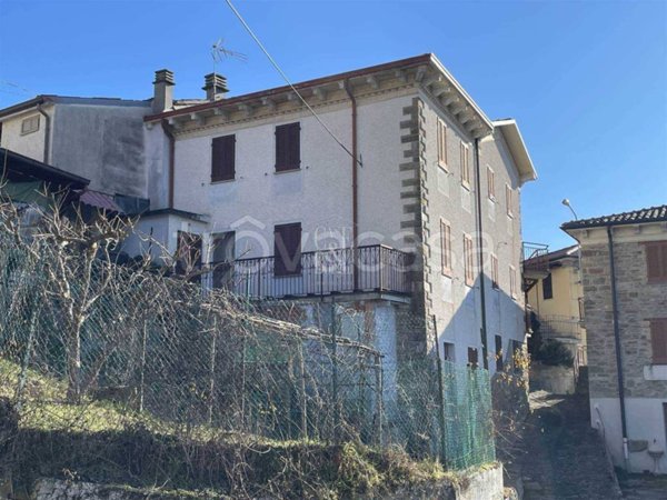 casa indipendente in vendita a Romagnese in zona Casa