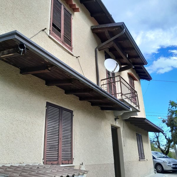 casa indipendente in vendita a Romagnese in zona Casa