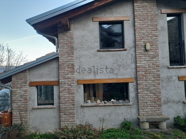 casa indipendente in vendita a Romagnese in zona Casa