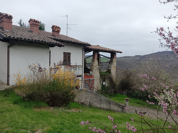 casa indipendente in vendita a Romagnese in zona Casa