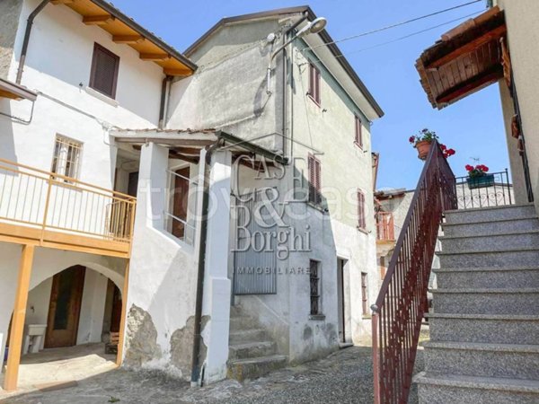 casa indipendente in vendita a Romagnese in zona Casa