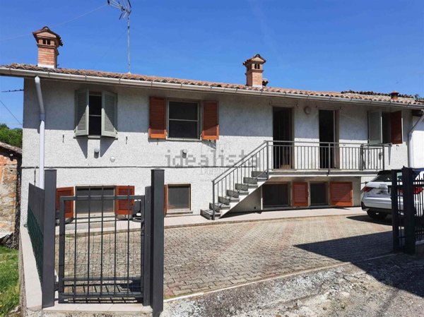 casa indipendente in vendita a Romagnese in zona Casa
