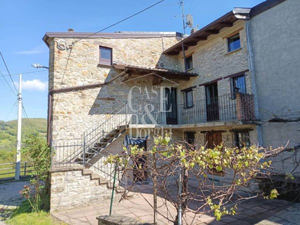 casa indipendente in vendita a Romagnese in zona Casa