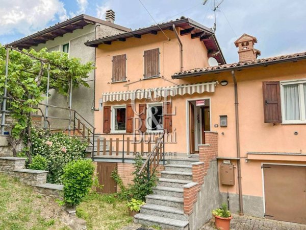 casa indipendente in vendita a Romagnese in zona Casa