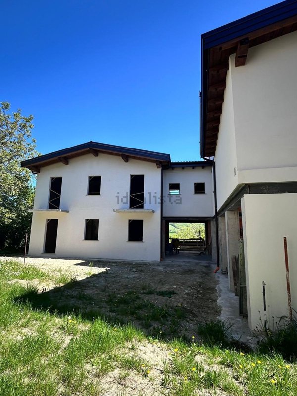 casa indipendente in vendita a Romagnese in zona Casa