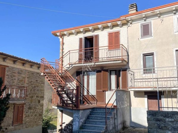 casa indipendente in vendita a Romagnese in zona Casa
