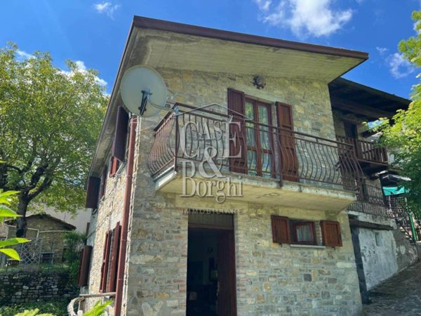 casa indipendente in vendita a Romagnese in zona Casa
