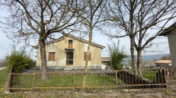 casa indipendente in vendita a Romagnese in zona Casa