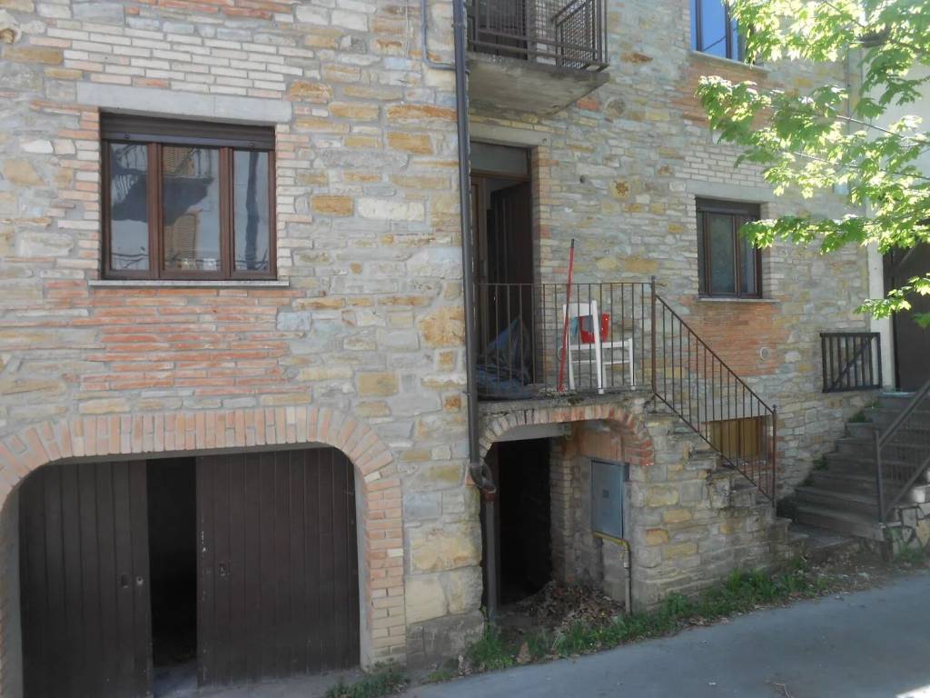 casa indipendente in vendita a Romagnese in zona Casa Rocchi-Crotta