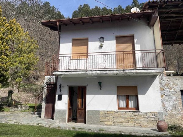 casa indipendente in vendita a Romagnese in zona Casa