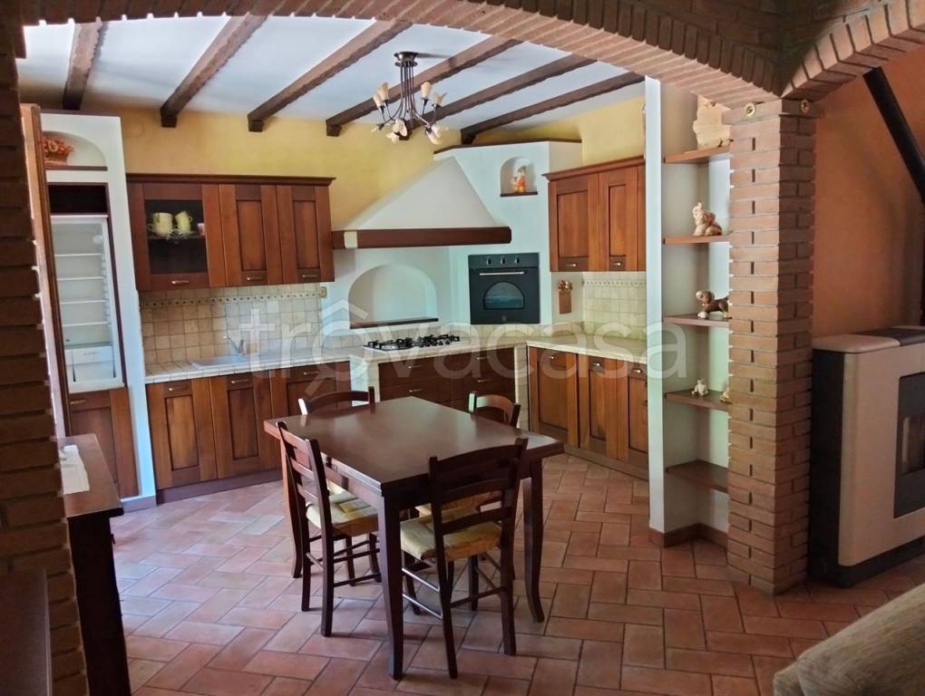 casa indipendente in vendita a Romagnese in zona Casa