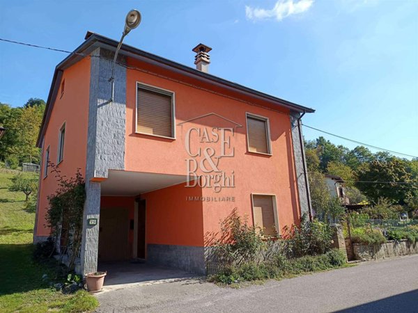 casa indipendente in vendita a Romagnese in zona Gabbione