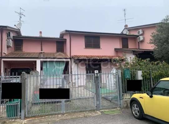 casa indipendente in vendita a Roncaro