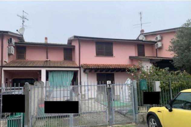 casa indipendente in vendita a Roncaro