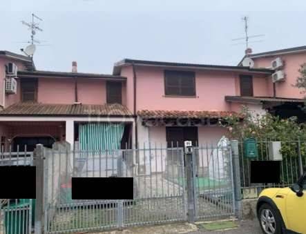 casa indipendente in vendita a Roncaro