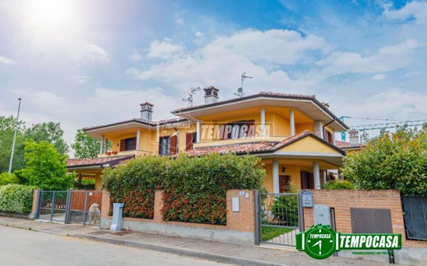 casa indipendente in vendita a Roncaro