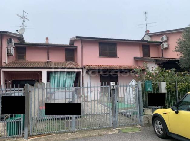 casa indipendente in vendita a Roncaro