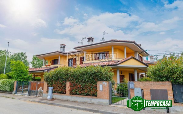 casa indipendente in vendita a Roncaro
