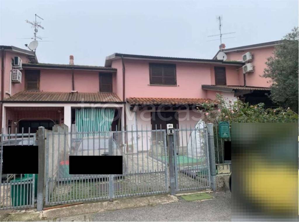casa indipendente in vendita a Roncaro