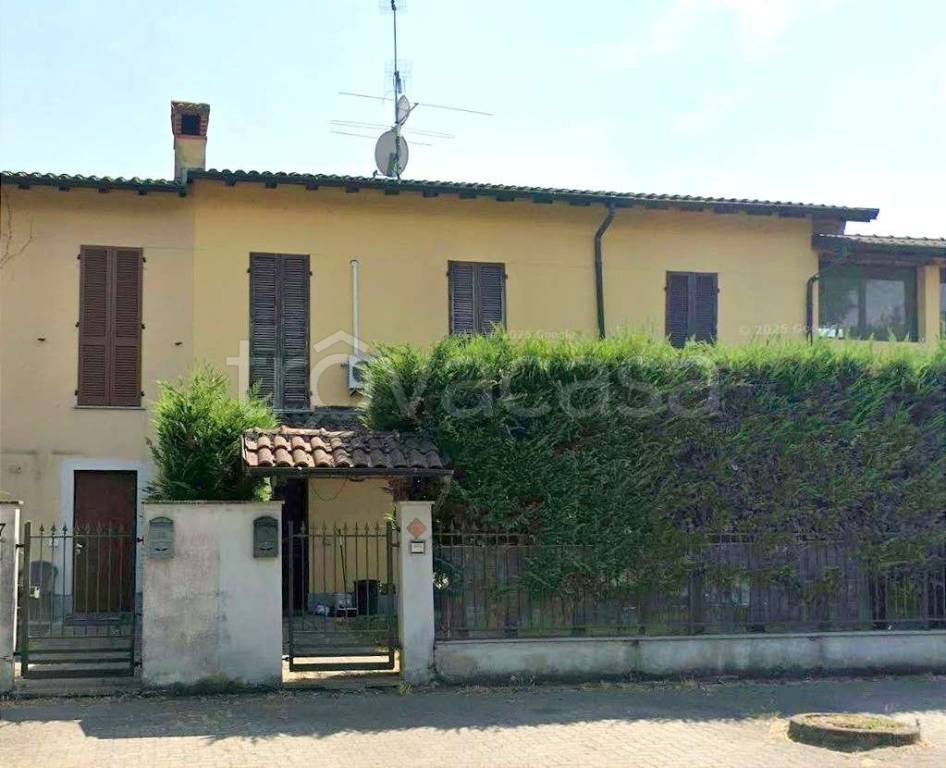 casa indipendente in vendita a Roncaro