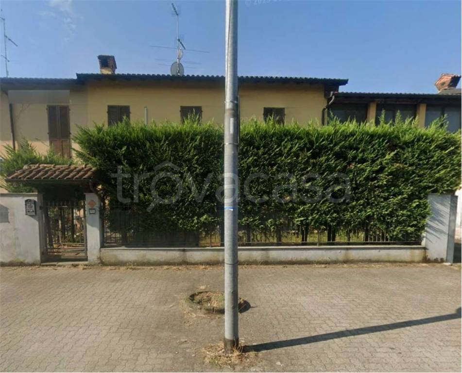 casa indipendente in vendita a Roncaro