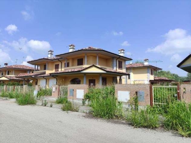 casa indipendente in vendita a Roncaro