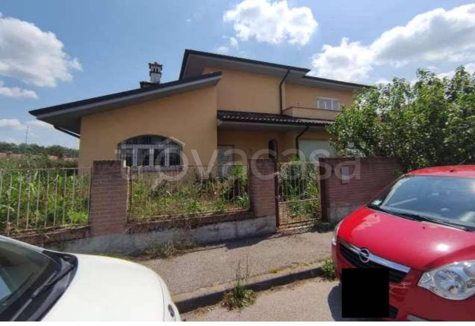 casa indipendente in vendita a Roncaro