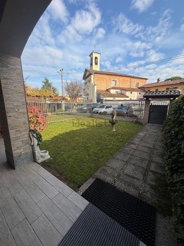 casa indipendente in vendita a Roncaro