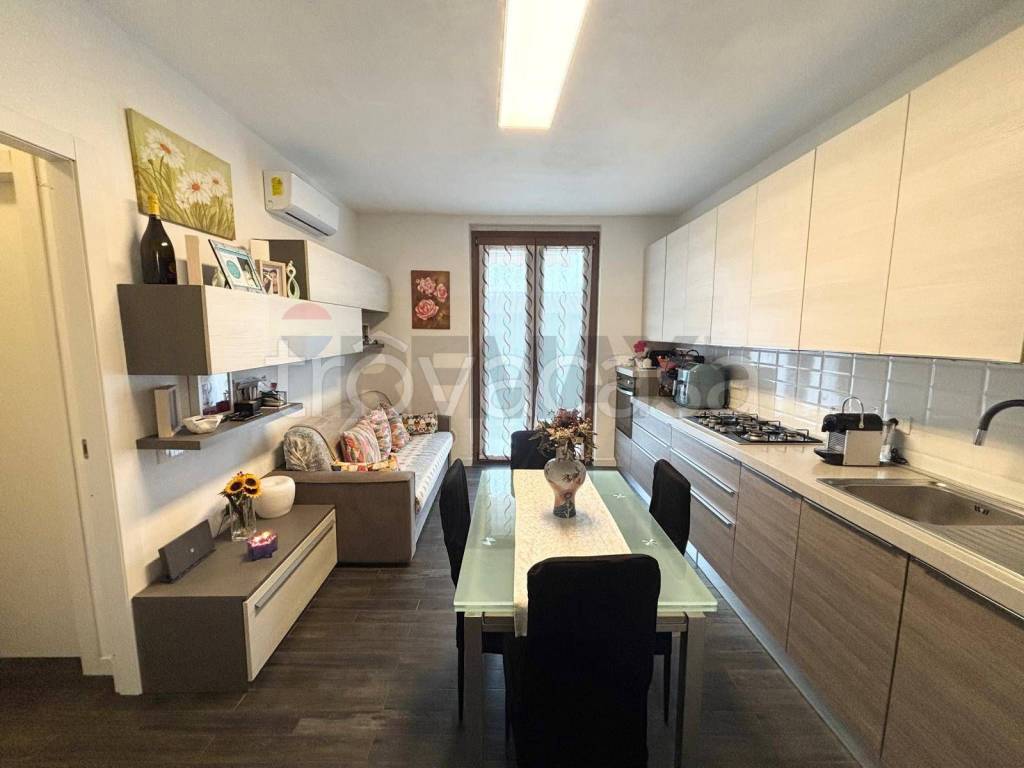 appartamento in vendita a Roncaro