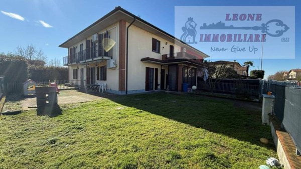 casa indipendente in vendita a Roncaro