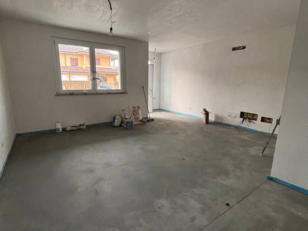 casa indipendente in vendita a Roncaro