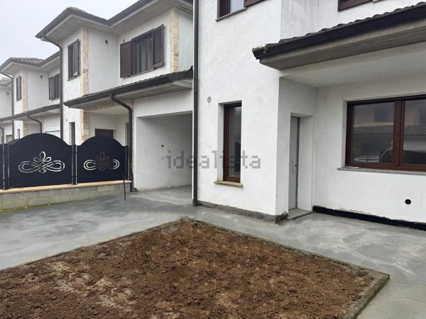 casa indipendente in vendita a Roncaro