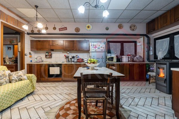 casa indipendente in vendita a Roncaro
