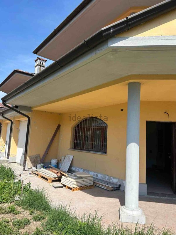 casa indipendente in vendita a Roncaro