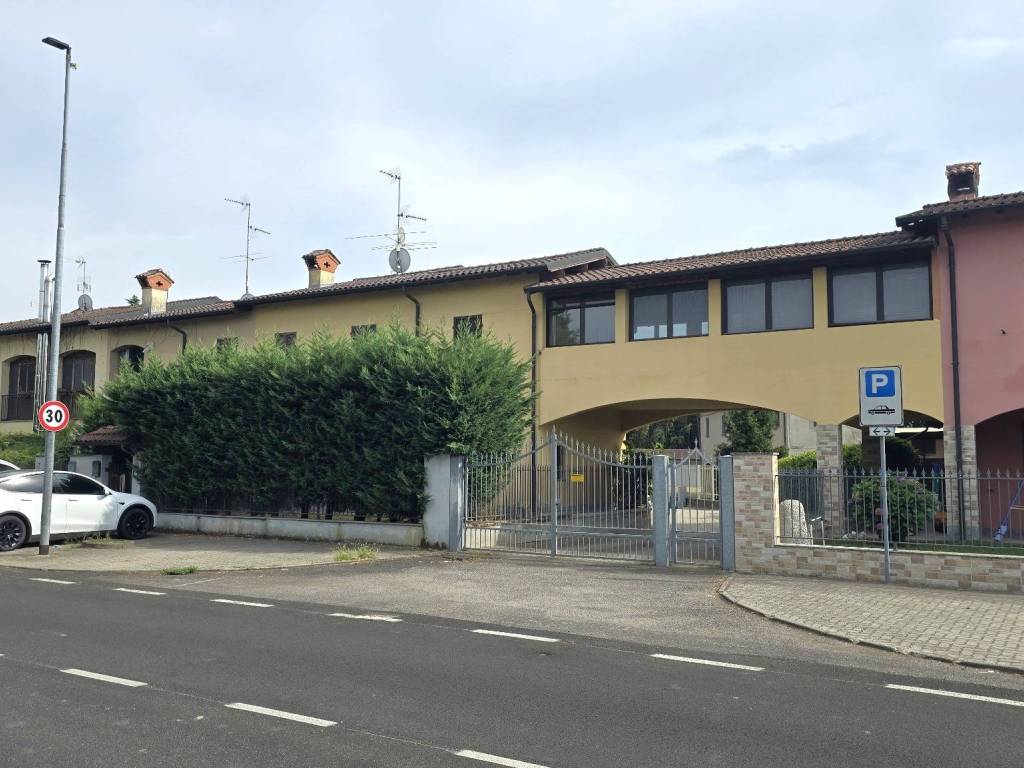 casa indipendente in vendita a Roncaro