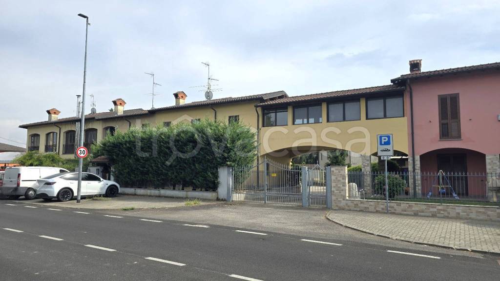 casa indipendente in vendita a Roncaro