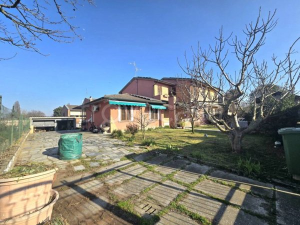 casa indipendente in vendita a Roncaro