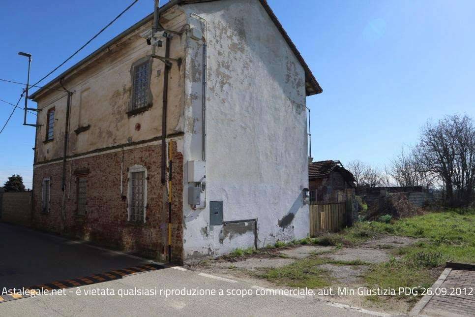 casa indipendente in vendita a Rosasco in zona Rivoltella