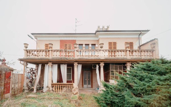 casa indipendente in vendita a Rosasco