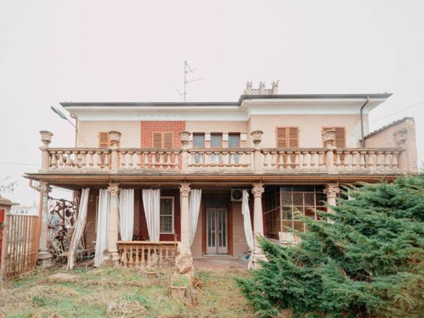 casa indipendente in vendita a Rosasco