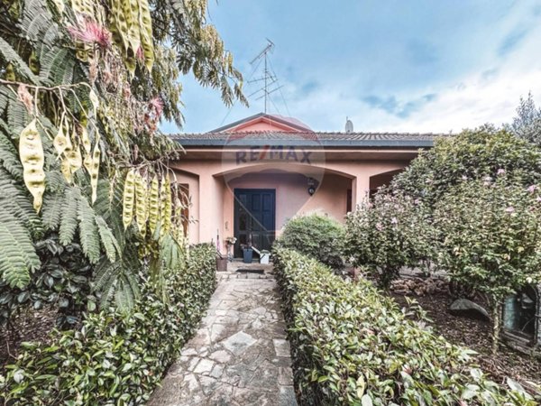 casa indipendente in vendita a Rosasco