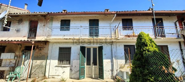 casa indipendente in vendita a Rosasco