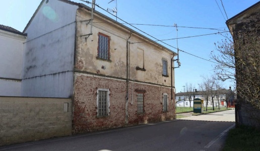 appartamento in vendita a Rosasco in zona Rivoltella