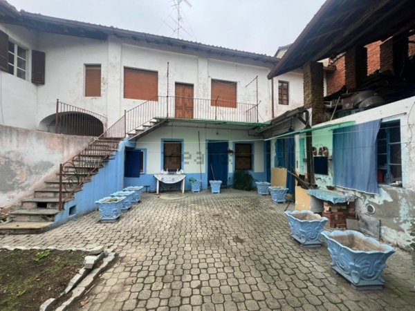 casa indipendente in vendita a Rosasco
