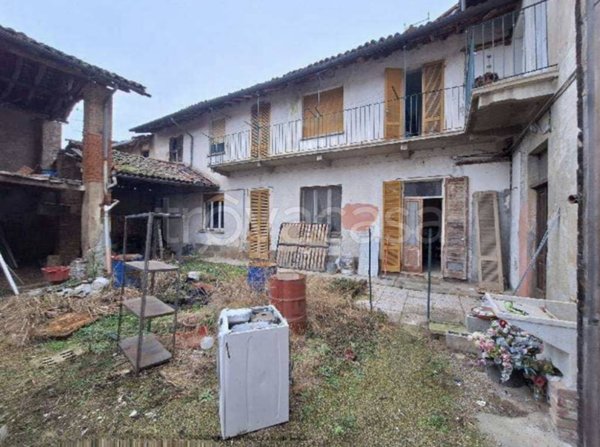 casa indipendente in vendita a Rosasco