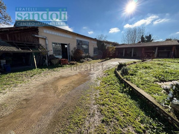 capannone in vendita a Rosasco
